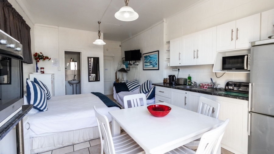 8 Bedroom Property for Sale in Country Club Western Cape